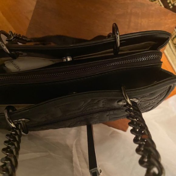 G Lux by Guess Embossed handbag, with gray hardware - Picture 5 of 13